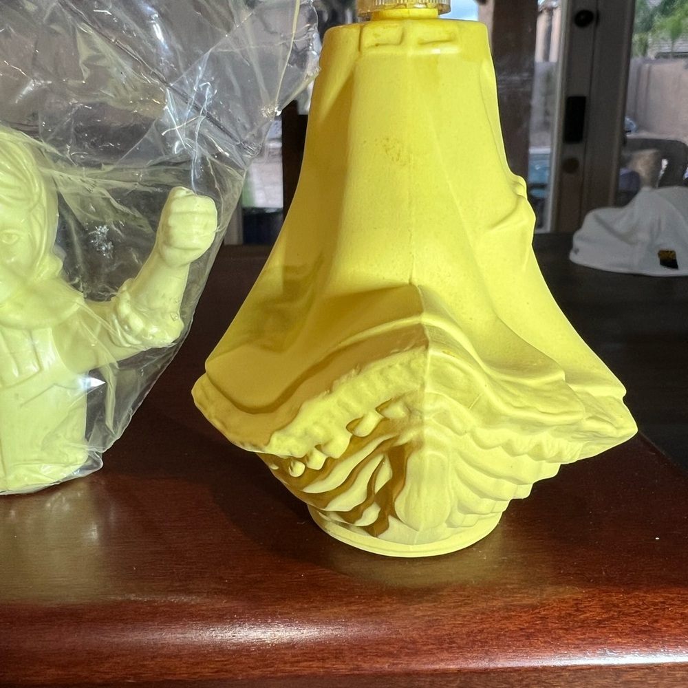 Vintage Avon Yellow Swinging Girl Figurine
“ Skip a Rope “ Perfume Bottle - Picture 6 of 9